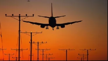 PANICĂ în aer! Un avion a aterizat forţat pe un câmp! DETALII DE ULTIM MOMENT