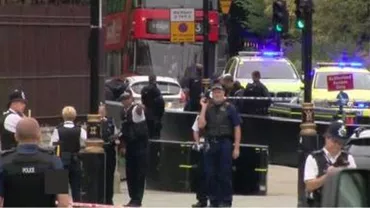 ALERTĂ teroristă la LONDRA! O mașină a intrat în mulțime! Sunt mai multe victime! DETALII DE ULTIM MOMENT (VIDEO)