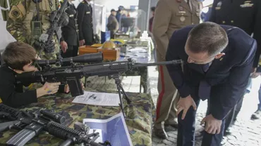 După GAFA 'BALISTICĂ', Mihai Fifor îi ia peste picior pe protestatari: Pe votanţii PSD-ALDE i-a întrebat cineva ce vor?