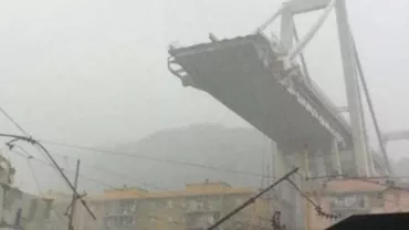 Imagine ȘOCANTĂ cu podul prăbușit în Genova: Cum a fost fotografiată construcția cu câteva săptămâni înainte de tragedie (FOTO)