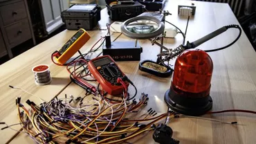 Tehnologia care ÎNVINGE moartea: O aplicație de mobil le spune sirienilor unde vor cădea BOMBELE! (FOTO)