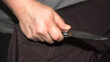 Atac cu cuțitul într-o suburbie a Parisului: Cel puțin o persoană a murit 