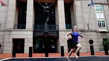 Momentul în care reporterii aleargă disperați să transmită despre condamnarea fostului director de campanie a lui Trump (VIDEO)