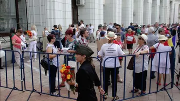 Miting de susţinere a violenţelor jandarmilor în Capitală. Sub 50 de persoane au răspuns apelului (FOTO, VIDEO)