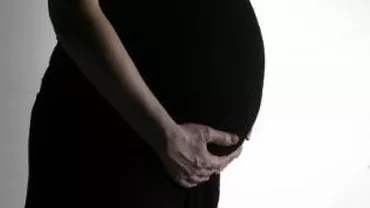 Decizie FĂRĂ PRECEDENT! O femeie din Vaslui, STERILIZATĂ după ce a născut opt copii cu opt bărbați diferiți. Primarul a pregătit documentația de aprobare