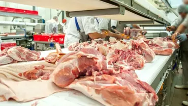 Pesta care aduce SCUMPIREA: Cu cât va creşte PREŢUL cărnii de porc. Estimările specialiştilor sunt devastatoare