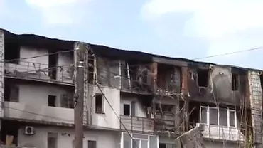 Blocul care a ars nu ar fi avut actele în regulă. Locatarii sunt disperați. ISU: Nu a fost identificată vreo solicitare pentru obţinerea avizului de securitate la incendiu