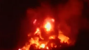 Incendiu de proporții în Botoșani. Flăcările, stinse de pompieri după 36 de ore de intervenţie