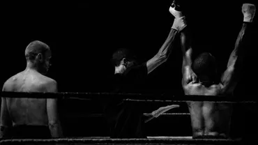 Lumea boxului e în stare de ŞOC! Un campion mondial, CONDAMNAT la ani GREI de PUŞCĂRIE pentru că e membru al MAFIEI ruseşti (FOTO)