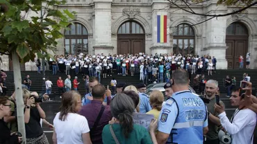 Magistrați din toată țara, protest pe treptele Curții de Apel București: Care sunt nemulțumirile acestora (FOTO)