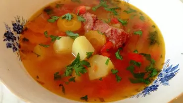 Toată lumea este în stare de ȘOC! A murit după ce a mâncat ciorbă de cartofi cu afumătură! Medicii legiști urmează să dea verdictul