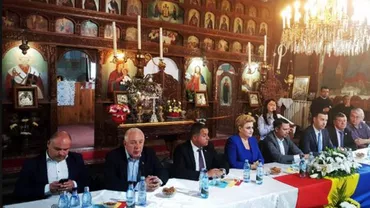 Cum ''nu'' se implică BOR în politică: Preoți și lideri politici, la discuții despre referendum într-o biserică din Câmpina. Ministrul Grațiela Gavrilescu a stat cu spatele la altar