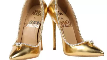 Cea mai scumpă pereche de pantofi din lume, vândută 17 milioane de dolari. Sunt decorați cu aur, mătase și sute de diamante (VIDEO)
