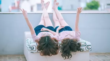 România se află în grupul 'select' al ţărilor care nu permit nici căsătoria între persoanele de acelaşi sex, nici parteneriatele civile. Cum stau celelalte state UE