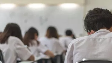 HALUCINANT! Un elev din Baia Mare a fost lovit cu capul în gură de profesor