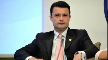 Haos în Capitală: Gazonul primarului Daniel Florea a blocat traficul în Sectorul 5 (VIDEO)