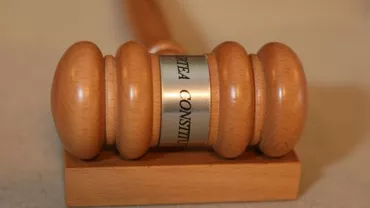 CCR a admis parțial sesizarea lui Klaus Iohannis referitoare la modificarea Statutului aleșilor locali