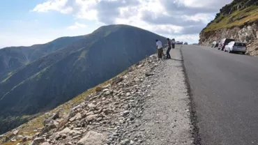 Un strat de zăpadă de câţiva centimetri s-a depus pe Transalpina: Circulația rutieră între Rânca și Obârșia Lotrului ÎNCHISĂ (FOTO, VIDEO)