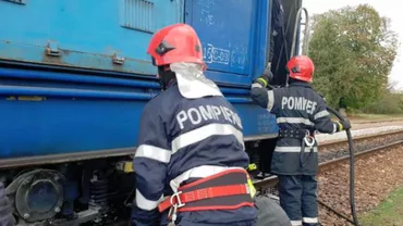 TREN ÎN FLĂCĂRI la Satu Mare! Circa 200 de pasageri în vagoane (FOTO)