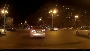 MAI întreabă pentru un prieten: Dacă piloții se descurcă cu zeci de butoane, de ce le-o fi așa de greu unor șoferi să folosească semnalizarea?