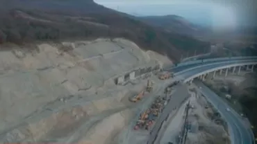 Autostrada Lugoj – Deva a început să o ia la vale! 'Chiar NU se mai știe când ar putea fi deschisă' (VIDEO)
