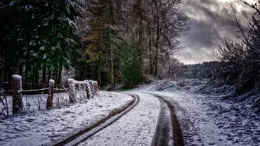 Schimbare MAJORĂ în Codul Rutier: Ce se întâmplă cu cauciucurile de iarnă din această lună! Șoferii români intră în PANICĂ