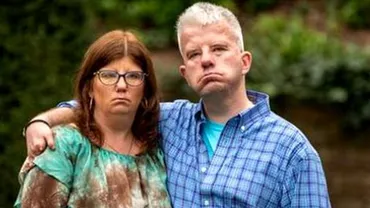 Doi oameni care suferă de o boală rară, din cauza căreia nu pot zâmbi, s-au logodit. Locuiesc în țări diferite, dar abia așteaptă nunta