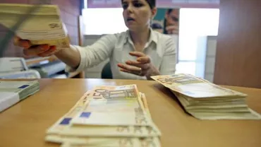 Vești excelente pentru SUTE DE MII de cetățeni! Le vor fi ȘTERSE DATORIILE la BĂNCI până de Revelion