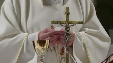 Ce se întâmplă în SUA e FĂRĂ PRECEDENT! Preoţii nu mai fac faţă numărului uriaş de cereri de... EXORCIZARE