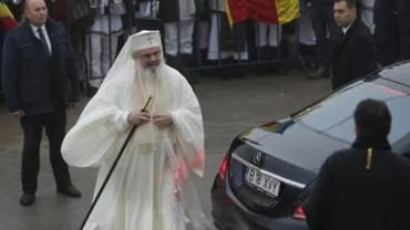 MERGE CU DOMNU'! Mașina care l-a adus pe Patriarhul Daniel la sfințirea Catedralei, un Maybach S600, NU are poliță RCA validă / Reacția Patriarhiei (FOTO)