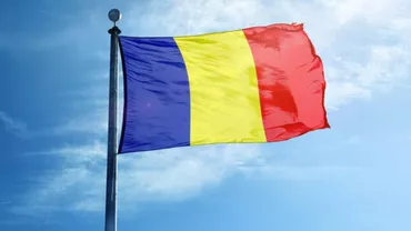 GAFĂ MONUMENTALĂ de Centenar: La Haţeg, autorităţile au arborat greşit drapelul României (FOTO)