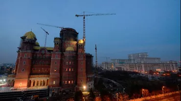 Primul HRAM al Catedralei Naţionale, serbat vineri, de Sfântul Apostol Andrei, în prezenţa Patriarhul Ierusalimului şi a PF Daniel