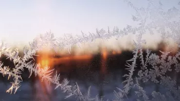 Valul de aer polar ÎNGHEAȚĂ România. În ce regiuni va fi GER CUMPLIT (VIDEO)
