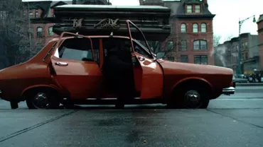 Netflix a făcut o pasiune pentru modelele vechi Dacia: După Narcos, un nou serial se foloseşte de o maşină românească (FOTO)