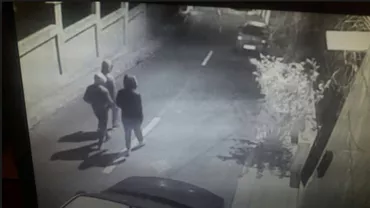 Ploiești: Comportamentul nefiresc a atras atenția asupra lor. Erau pe cale să spargă a șasea mașină din ziua respectivă