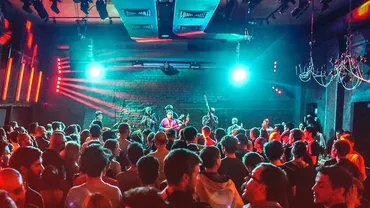 La un pas de TRAGEDIE! S-a PRĂBUŞIT tavanul de la Control Club din Capitală. Mai mulți tineri se aflau înăuntru (FOTO)