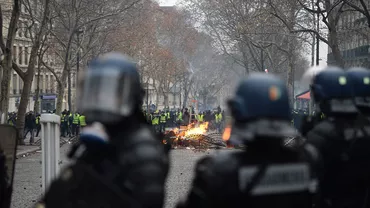 Centrul Parisului, OCUPAT de aproape 8.000 de persoane. Au fost raportați ZECI de răniți. Sute de persoane au fost reținute  (VIDEO)