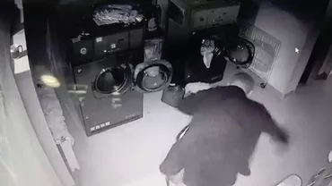 REVOLTĂTOR: Un bărbat a bătut crunt o tânără într-o spălătorie. Individul s-a lăudat, apoi, cu fapta sa pe Facebook (VIDEO)