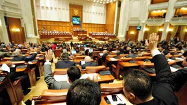 Scandal în plenul Camerei Deputaţilor: PSD face circ pentru o opri opoziţia din a cere revocarea lui Liviu Dragnea (VIDEO)