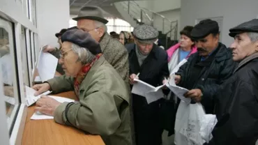 Vârsta de pensionare e schimbată oficial: Revolta fără precedent, toți pensionarii sunt în stradă...Proteste masive care pot dărâma Guvernul