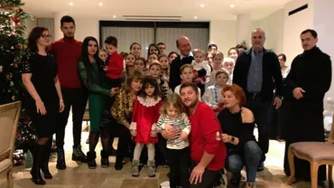 Traian Băsescu petrece Crăciunul în familie: Imagini înduioşătoare cu cei patru nepoţi ai fostului preşedinte (FOTO)