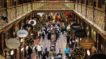 Vânzări RECORD de sărbători în SUA! Americanii au dat sute de miliarde de dolari pentru cumpărăturile de Crăciun