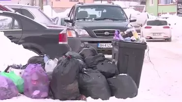 Munți de GUNOAIE la Rânca, după Revelion: Peisajul pe care l-au lăsat turiştii, greu de privit (FOTO)