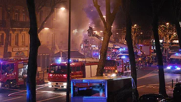 INCENDIU VIOLENT: Mai multe persoane sunt în stare de „urgență absolută”, iar alte câteva zeci au fost evacuate deja din zonă