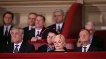 Viorica Dăncilă și-a adus fiul la ceremonia de la Ateneul Român: Victor Dăncilă, în loja principală, alături de Iohannis, Juncker și Tusk (FOTO)