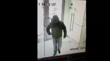 Jaf armat la o bancă din Craiova. Cu ce sumă a fugit hoțul (VIDEO)