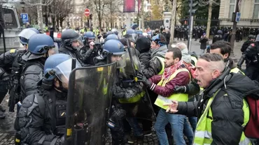 Actul 12: Mii de „veste galbene” au împânzit din nou străzile Franței! Forțele de ordine se așteaptă la noi VIOLENȚE (VIDEO)