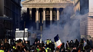 Sindicatele din FRANȚA se alătură 'Vestelor Galbene': Macron răspunde cu o lege anti-proteste (FOTO)