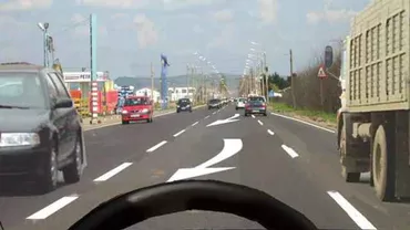 La un pas de TRAGEDIE! Inconștiența unui șofer de microbuz a pus în pericol toți pasagerii (VIDEO)