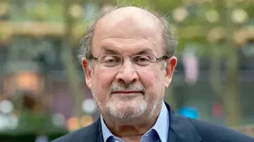 Autorul Versetelor Satanice nu mai vrea să trăiască ascuns: Acesta se află sub protecţia poliţiei de 30 de ani după ce a fost condamnat la moarte de Iran